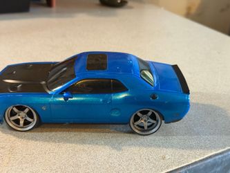 Jada Dodge Challenger blue 1:24  no Remote Control