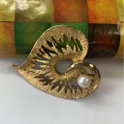 Heart Napier Pin With Faux Pearl