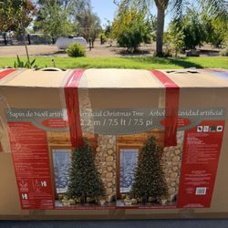 Christmas Tree 7.5ft 7 Lights