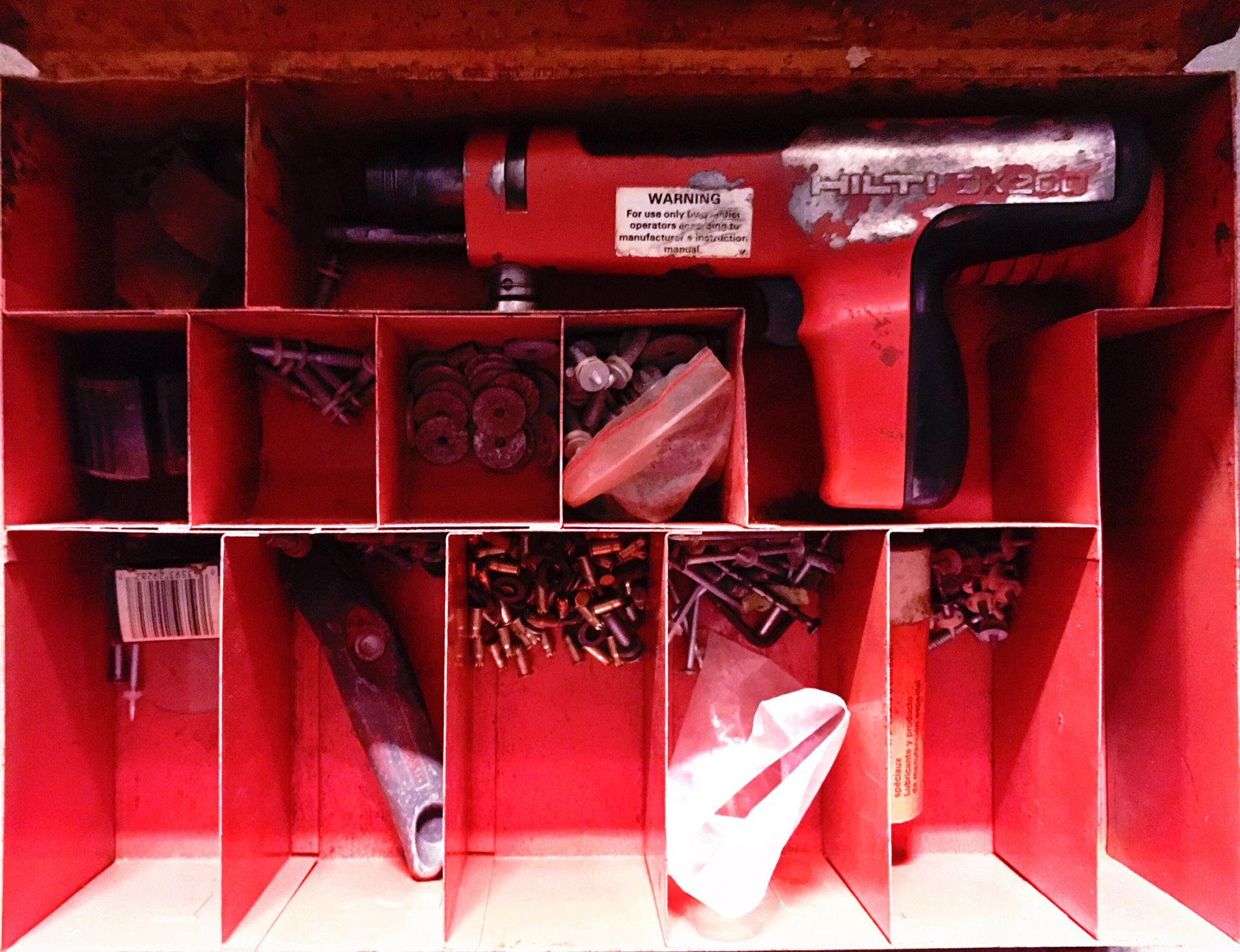 HILTI DX200 PISTON DRIVE TOOL with Pins, Anchors & Accessories