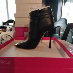 Stunning ShoeDazzle Boots Stiletto With Gold Strap