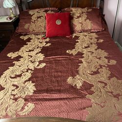 Queen Comforter