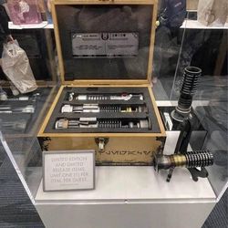 Obi-Wan Kenobi Legacy Lightsaber Set