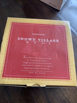 Williams Sonoma holiday Glass mugs.