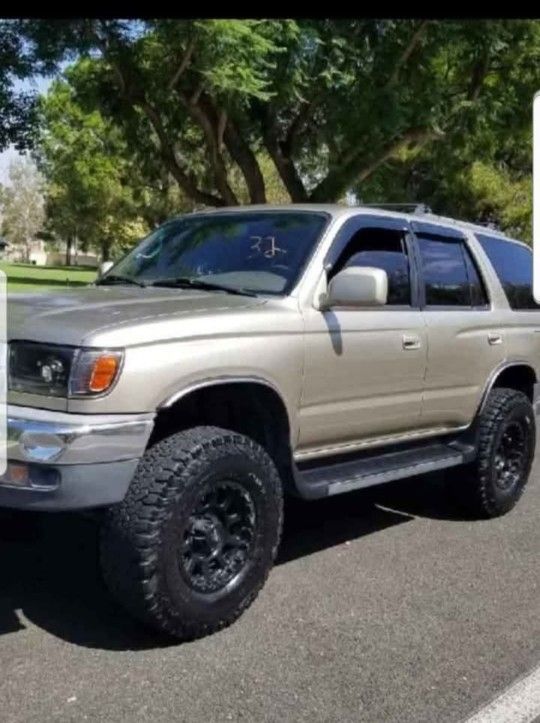2001 4RUNNER SR5 Parts SELLING WHEELS AND TIRES