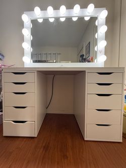 Mirror vanity