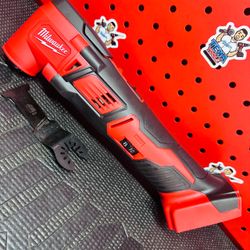 Milwaukee M18 18V Lithium-Ion Cordless Oscillating Multi-Tool (Tool-Only)