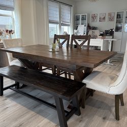 Dining Room Set w/4 Chairs & Bench