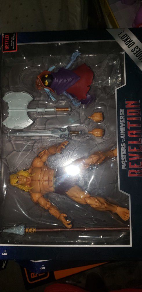 Masters of the Universe Masterverse Revelation Savage He-Man Action Figure with 30+ Articulated Joints, 3 Weapons, Harness & Orko Figure with ‘Floatin