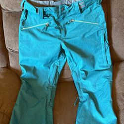 2 New Turbine Lady’s Ski Pants