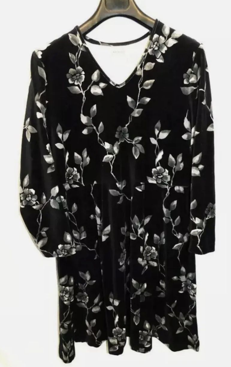 LL Bean Sz Large Black Gray Floral Velvet Dress  Midi V Neck Flare Skirt