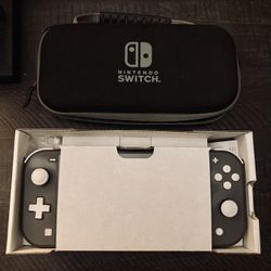 Nintendo Switch Lite + Case