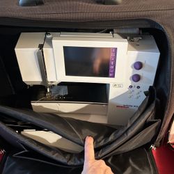 Bernina  Artista  200 Sewing and Embroidery Machine, Embroidery Module, Accessories & Carrying Cases 