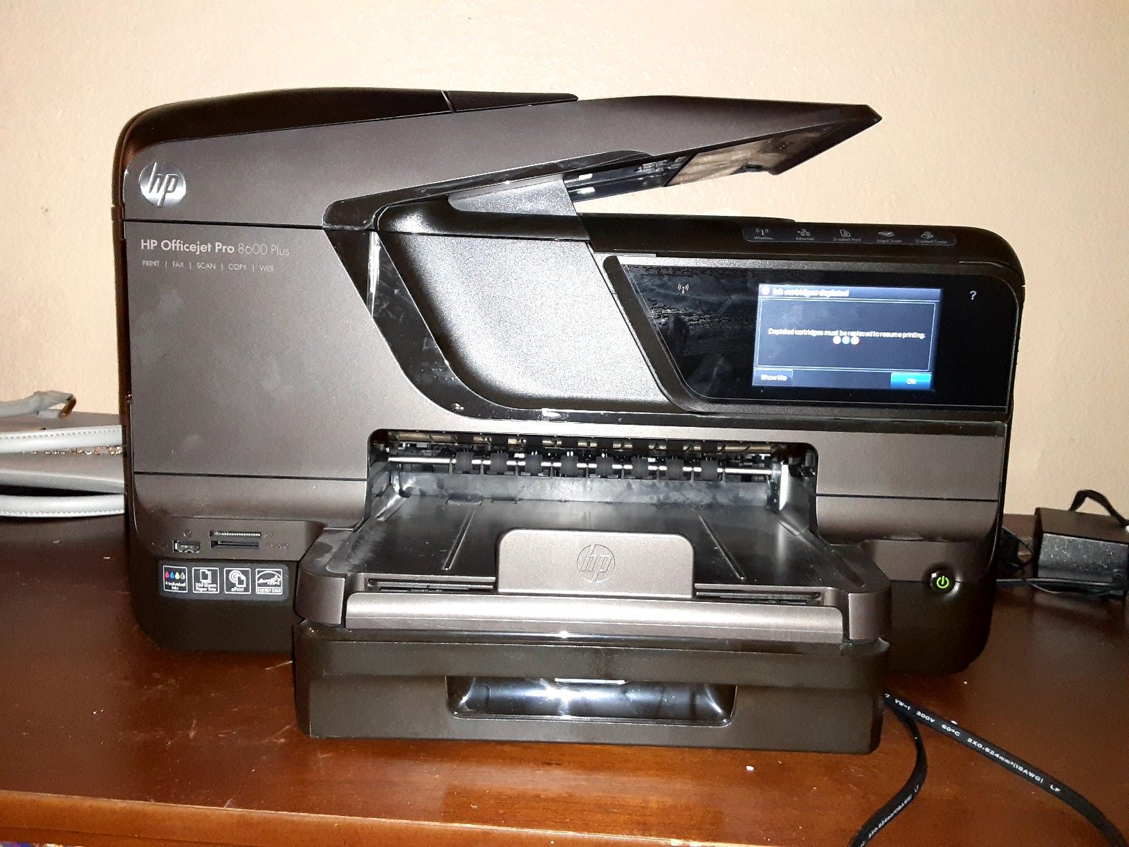 HP 8600 plus office jet pro. 3n1