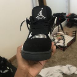 Jordan 4s White Thunder 