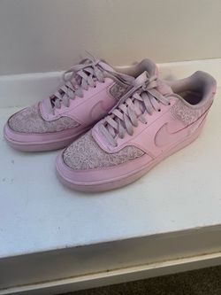Women’s pink Nikes 9.5