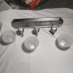 3 LIGHT 24" WIDE BATHROOM VANITY LIGHT, VOLTAGE: 120, HERTZ:60, PHASE:1, FINISH: MATTE NICKEL