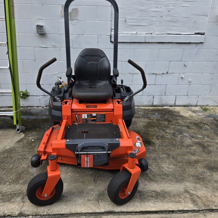 Zero Turn Mower Model Z232KW-42 