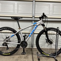 Used trek marlin hotsell 4 for sale
