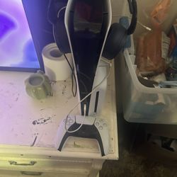 PS5 And Wireless Headset 