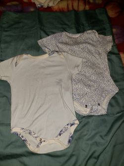 Set of tshirt onesies (Laura Ashley)