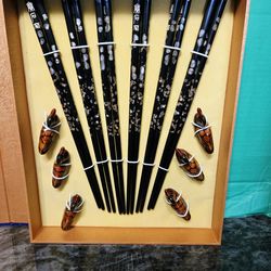 Traditional Japanese Lacquered Chopsticks Set Mother of Pearl Inlay Duck Shape Chopsticks Rest