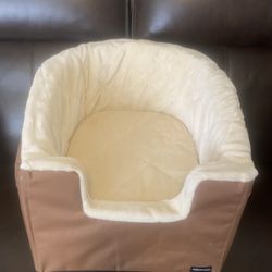 Amazon Basics Pet Booster Seat Bucket Style 18 x 22 x 16 Inch Grey Large. 