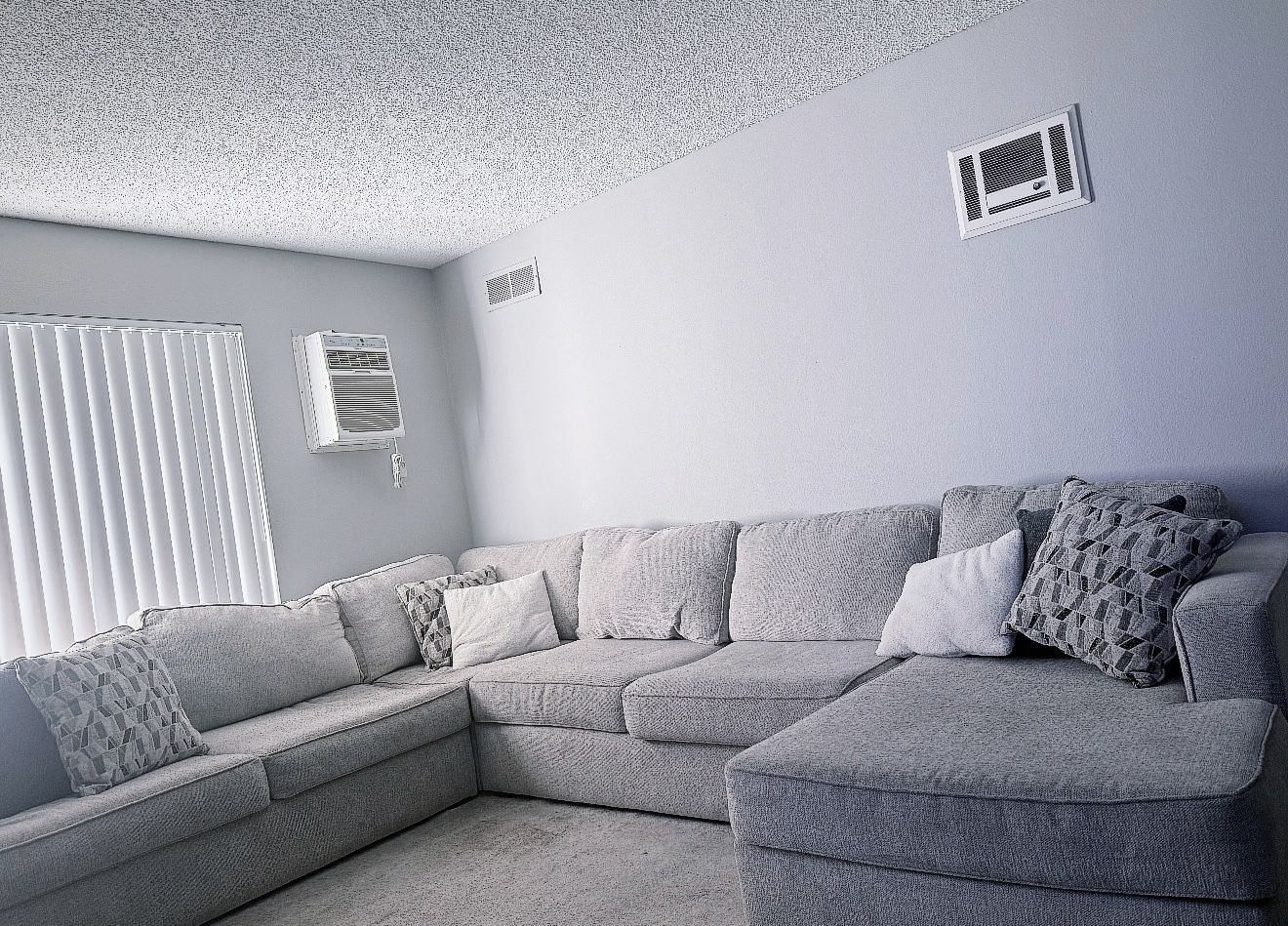 Couch 4Sale