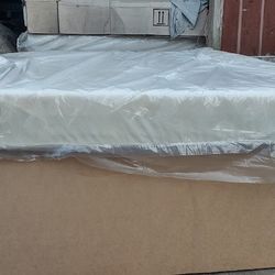 Tempurpedic King Size Mattress (Mattress Only) 