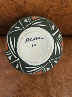 Acoma pottery seed bowl