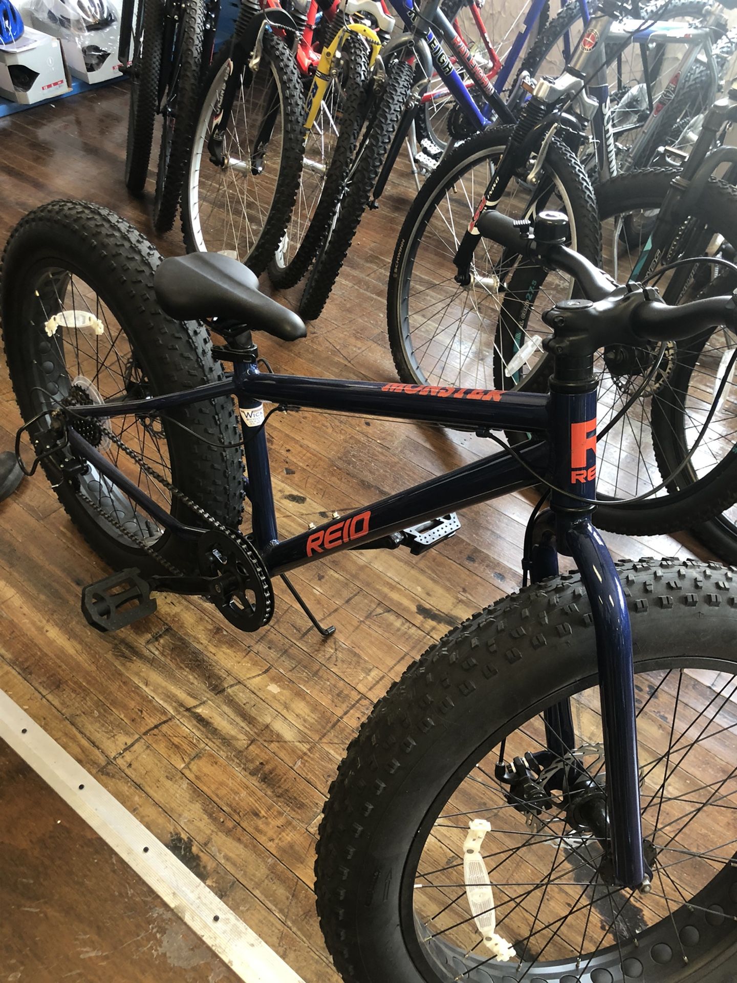 NEW REID MONSTER BIKE FREE MAINTENANCE