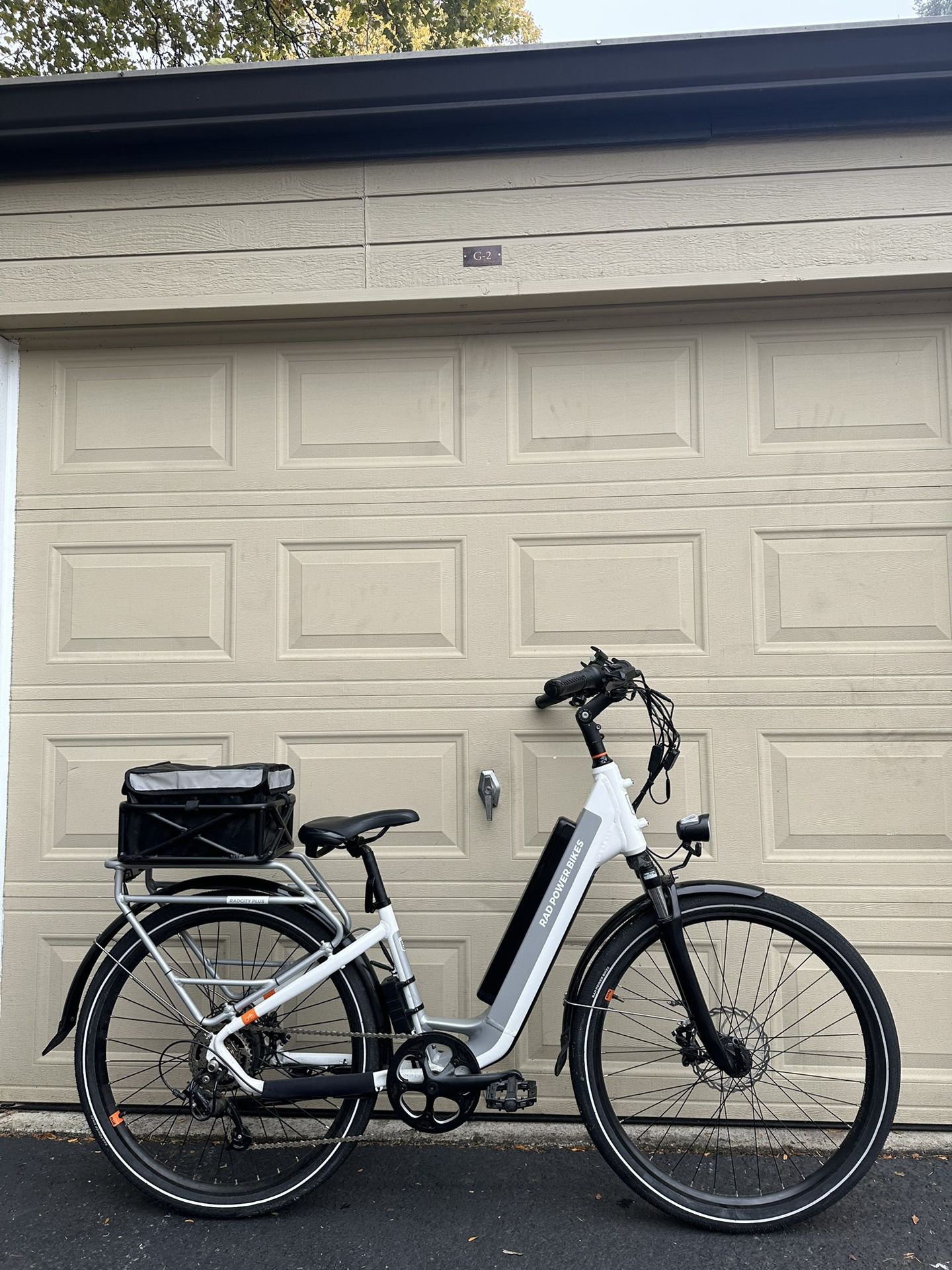 Rad Power Bikes RadCity 5 Plus Step-Thru Electric Commuter Bike E-bike Bicycle