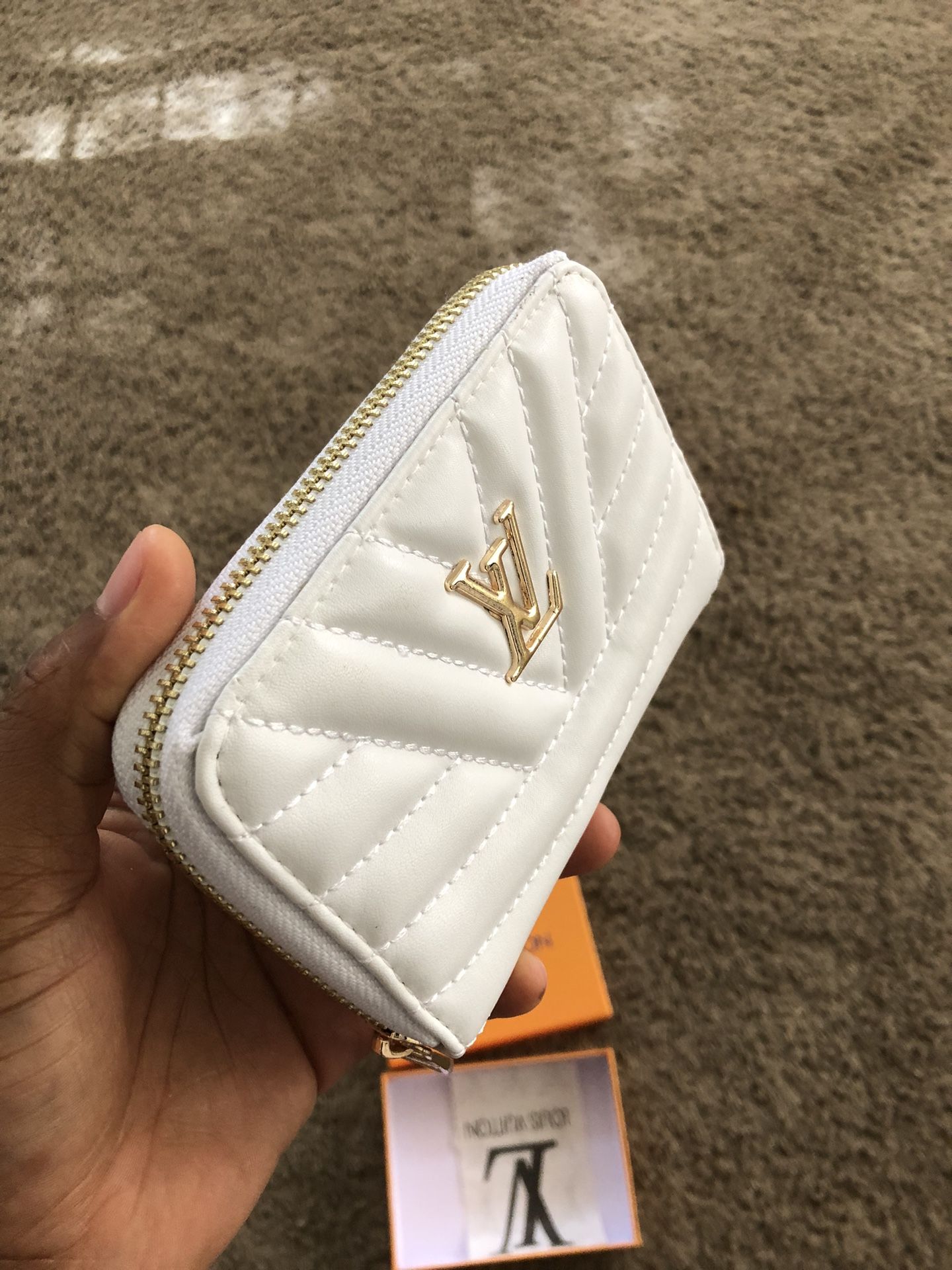 White Wallet