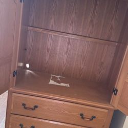 King Sleigh Bed, Mirror And Armor 