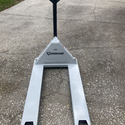 Like New Pallet Jack 4,400lbs Strongway