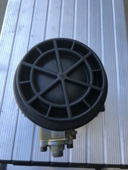 7.3 Fuel Bowl with new OEM lid, Motorcraft fuel filter, and drain valve