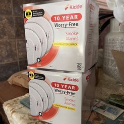 6 Smoke Detectors Brand New