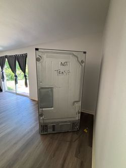 LG Refrigerator - Powers On - Needs Repair