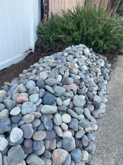 Mexican beach pebble mix 1-2 inch FREE