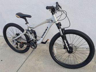 Giant Reign 2  Mountain bike, front & rear suspension Excellent condition