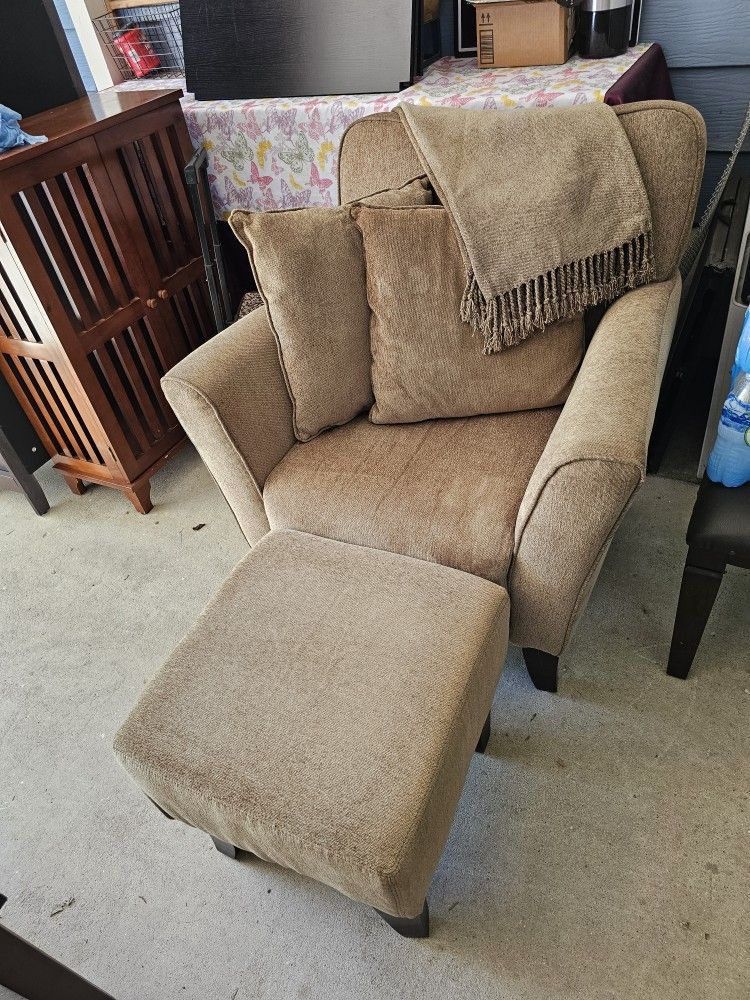 Olive Color Chair Comes With 2 Cushions, A Throw And Ottoman $75 OBO
