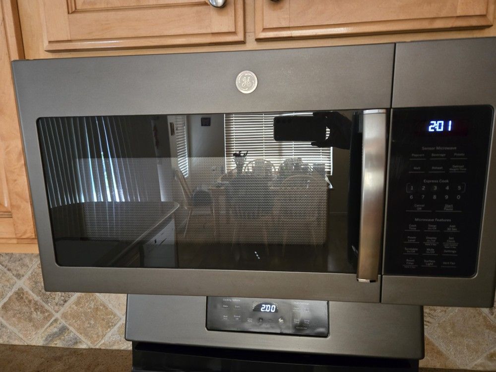 GE 1.7 Cu. Ft. 1000 Watt Over-the-Range Microwave