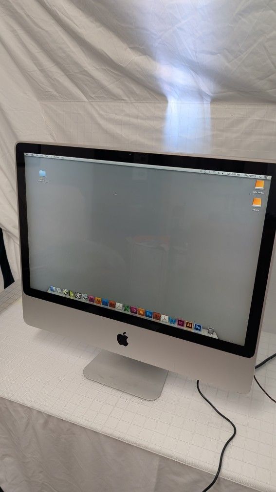 2009 Apple iMac 24" Only - Few Available
