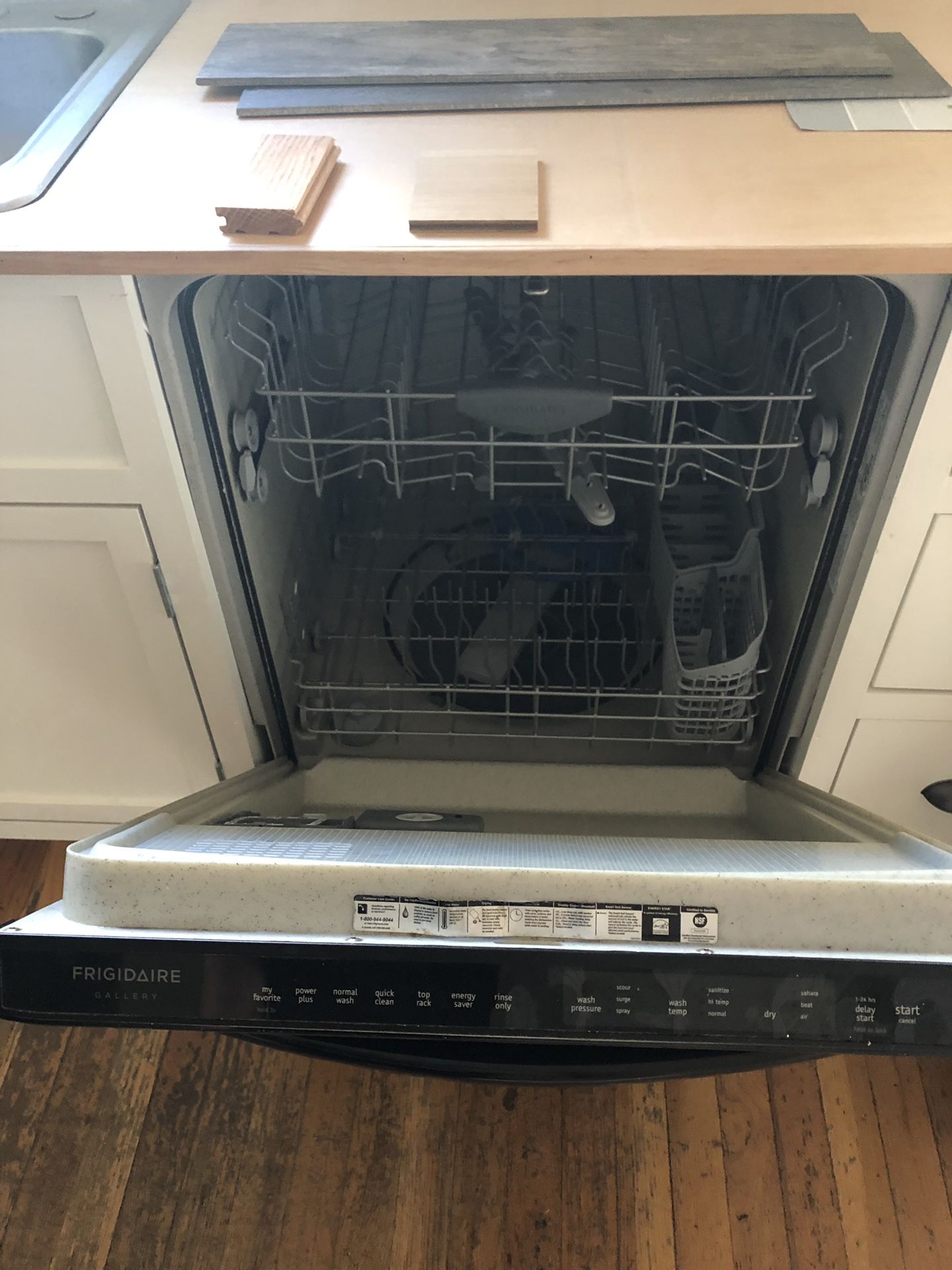 Frigidaire Gallery Dishwasher- 3 years old