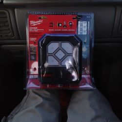 Milwaukee M18 Rover Flood Light