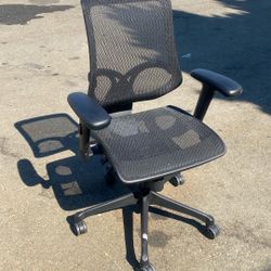 Office Chair. Desk Chair  Like new