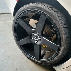  22 Inch Rims With New Tires 