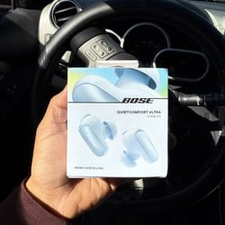 Bose - QuietComfort Ultra True Wireless Noise Cancelling In-Ear Earbuds - Moonstone Blue