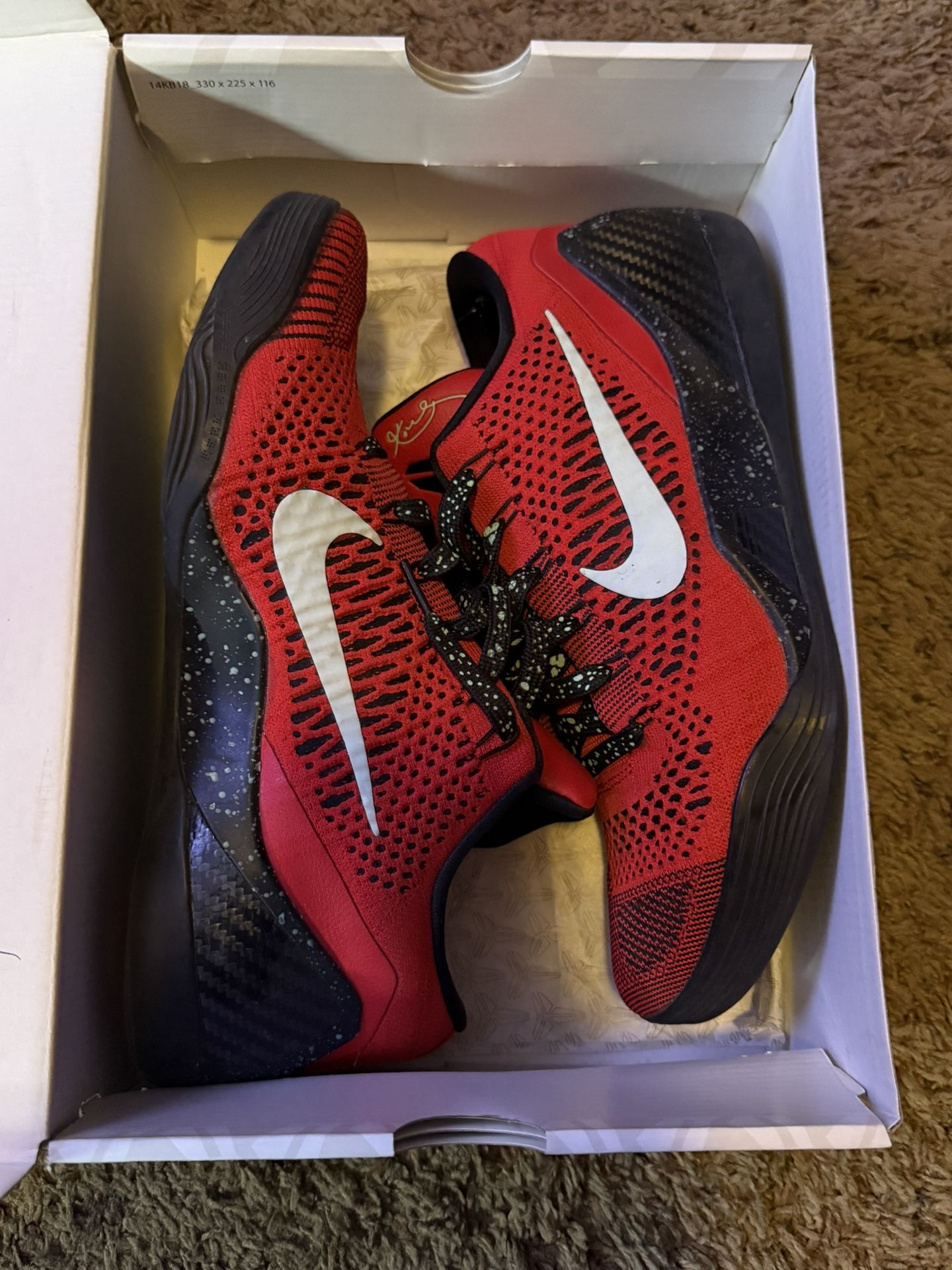 Kobe 9 “University red”