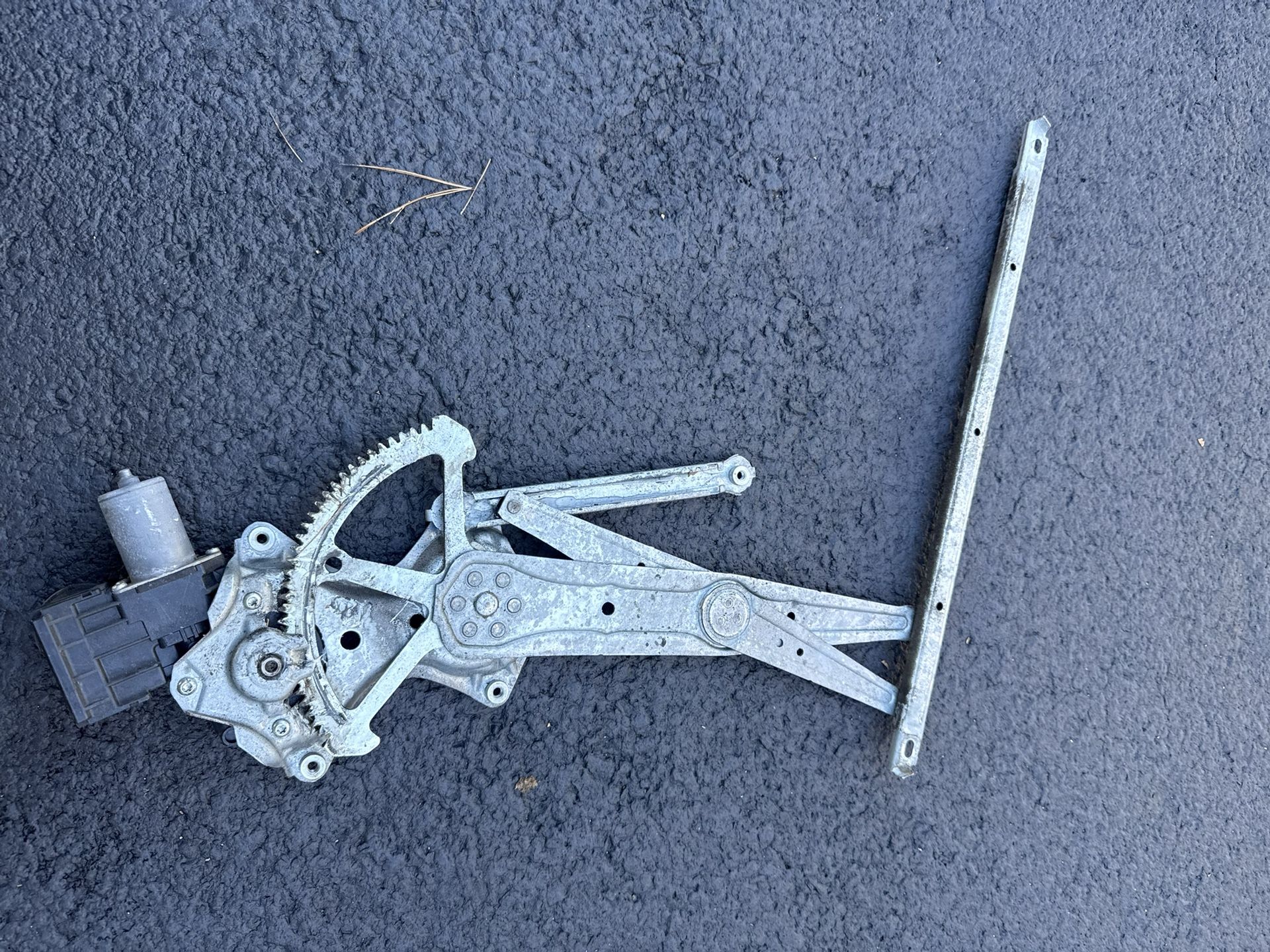 Toyota Camry Power Window Regulator full Motor Assembly Left Hand (2018-2024 )